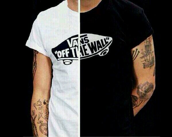|Roses are red, violets are blue, you may want Harry, but Harry fucks Lou|
°One is silenced, the other controlled, but how many secrets can one love hold°