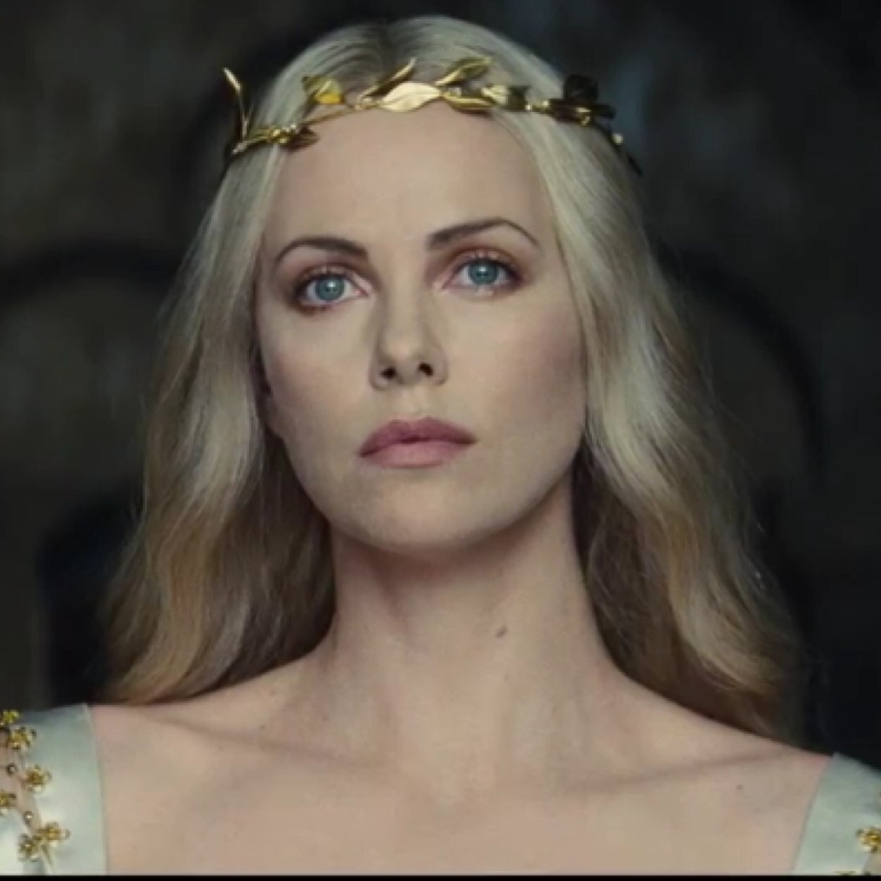 Royal blood...Stained from my ancestors past. The Elvenking's advisor and loyal subject of the Woodland Realm.