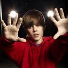 166 p guys! Justin Bieber here! SINGLE AND READY TO MINGLE! ;) Tweet me! I love my Beliebers! 16 and a huge flirt! ;)