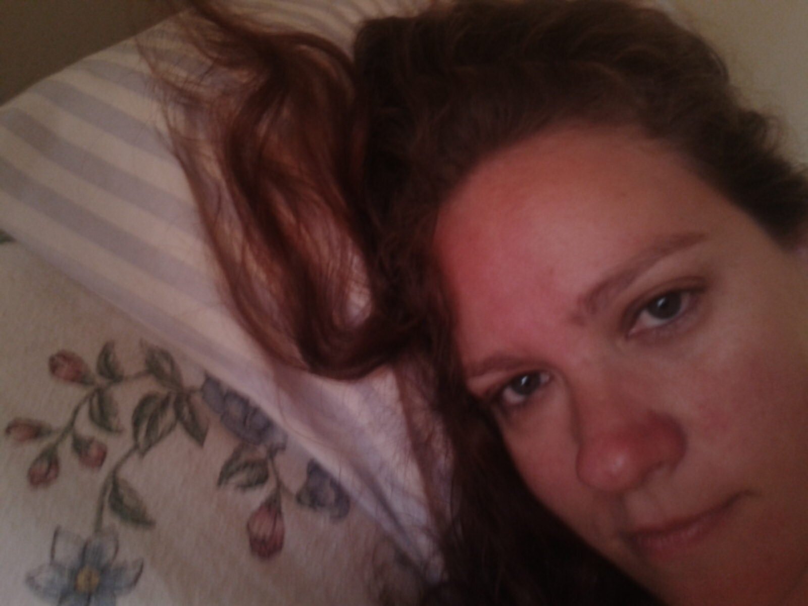 hi im mel, single mummy off 3.