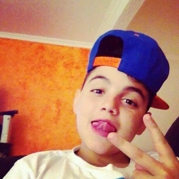 Mc Theus
contatos para show :949169496 ou 983217367 falar com Eliane