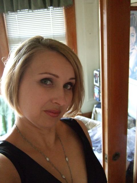 lauracompton's profile picture. Context is everything. IG: @lauracomptonsf