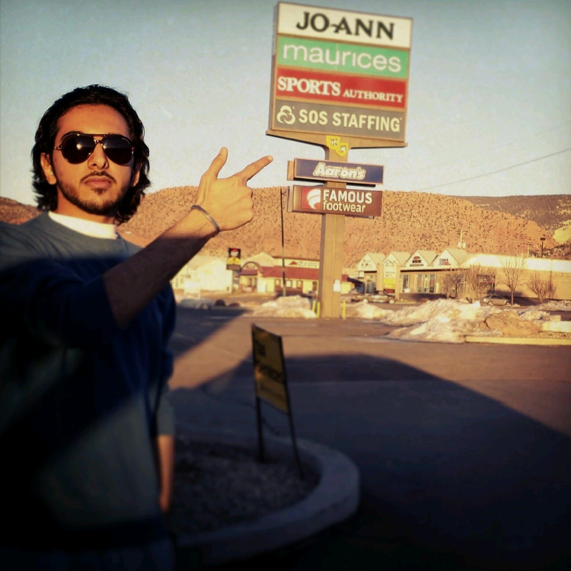 I live in America state .. Instagram: emad869