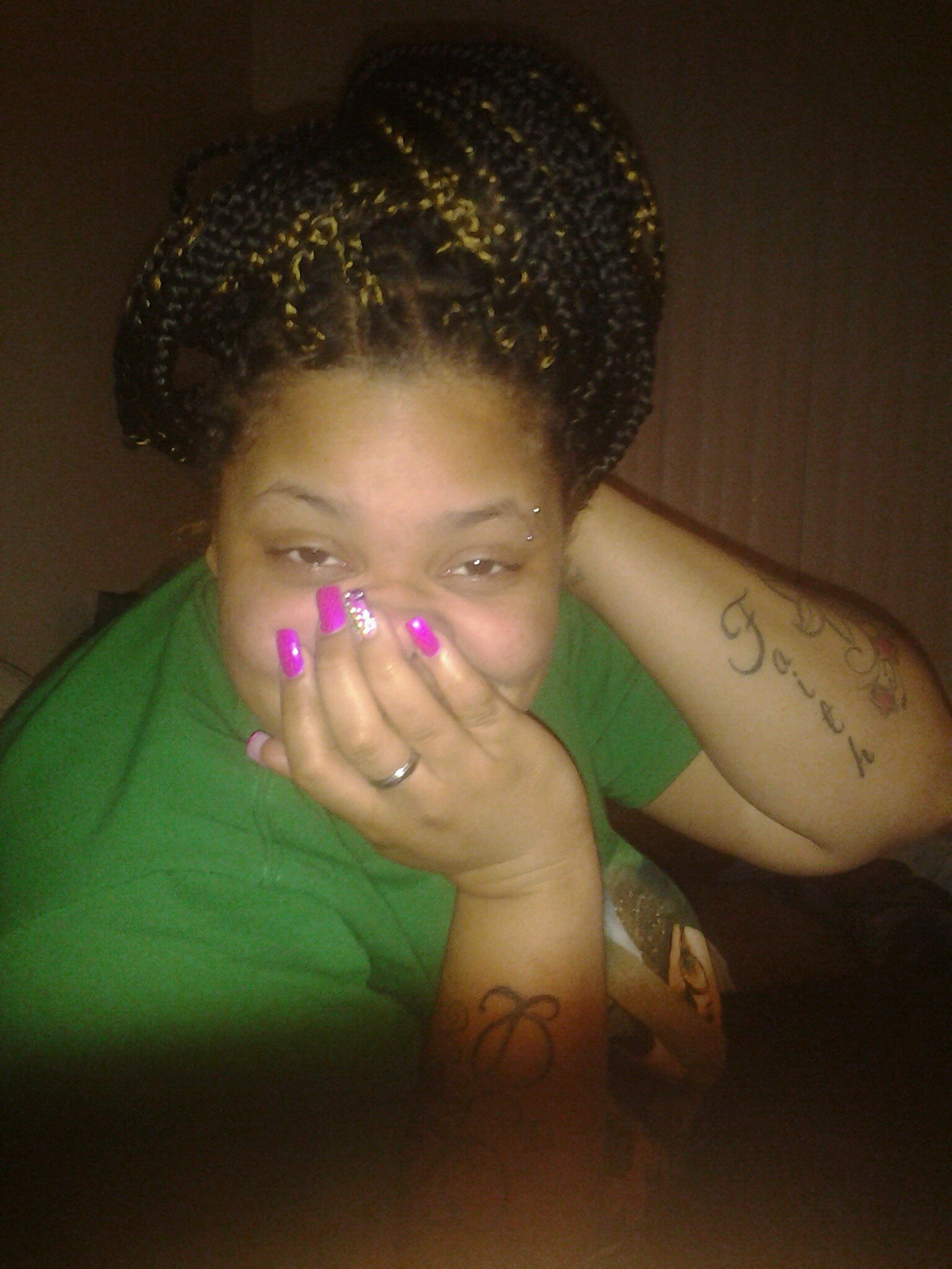 my name is deedee i have 3 kids im 23years old and have my own everything i love living \life to the fullest...