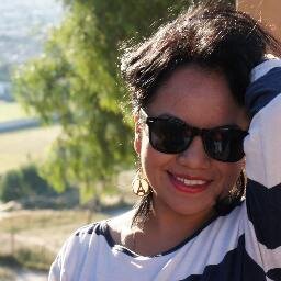 eznomuga's profile picture. Una mujer inteligente es todo aquello que un hombre mediocre no quiere tener.