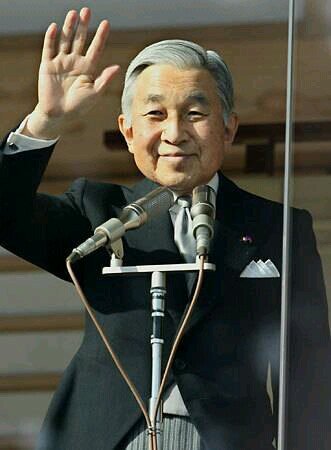 私は神だ  さあ皆さん 私を敬いなさい