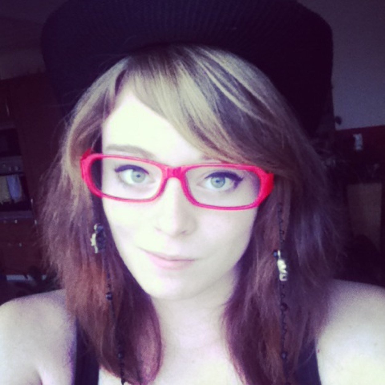 zeldabunnie19's profile picture. i dont have time for you i'm having a party in the graveyard :) cause i'm a creepy girl