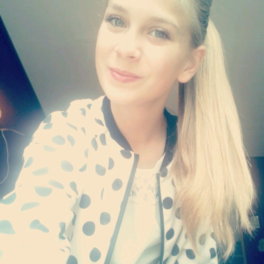 #01 Family & Friends ♥ Fietscross is my life #683 ♥ Stay strong & Believe in your self ♥ Rockstar & Fox BMX ♥ Music ♥ Insta ; @bmxmeisje