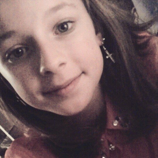 Hi, i'm Lindsey, i'm a BIG belieber, Justin Bieber means the world to me , he so perfect , he is just the best boy in the world.                ILOVEYOU