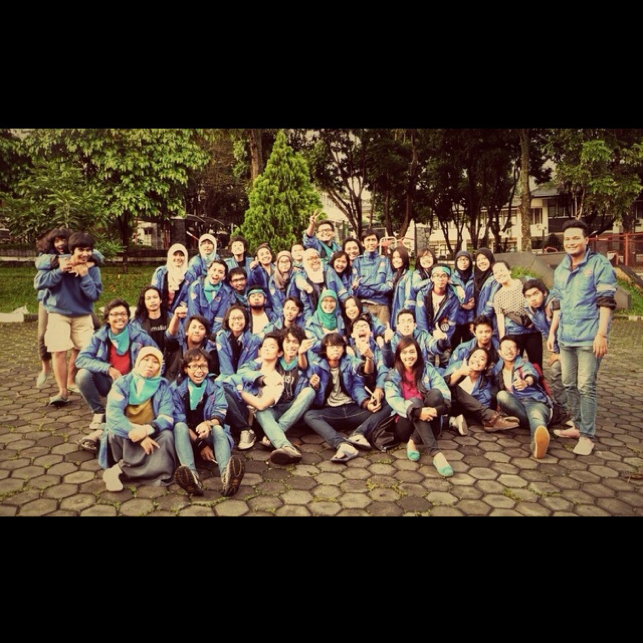 @arziativany: This is @jurnal10 ! When anjir, geblek and laughs collide :)