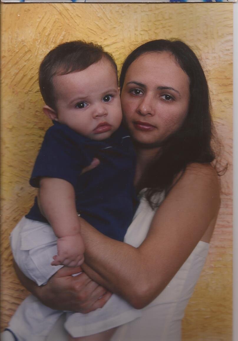 Sou meiga,delicada e atenciosa. Vivo bem da Vida e não levo desaforo para casa...