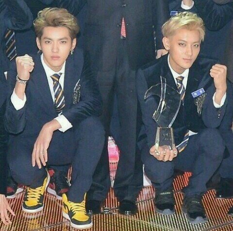 please follow @exo_derpss thank you ;u;