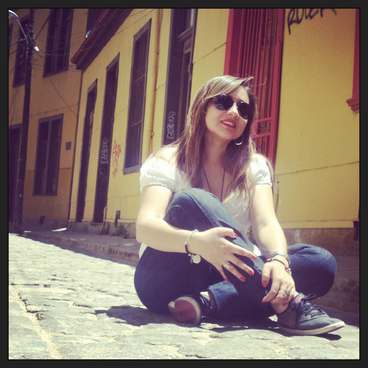 SitaPola's profile picture. vivo soñando ... pero feliz !!