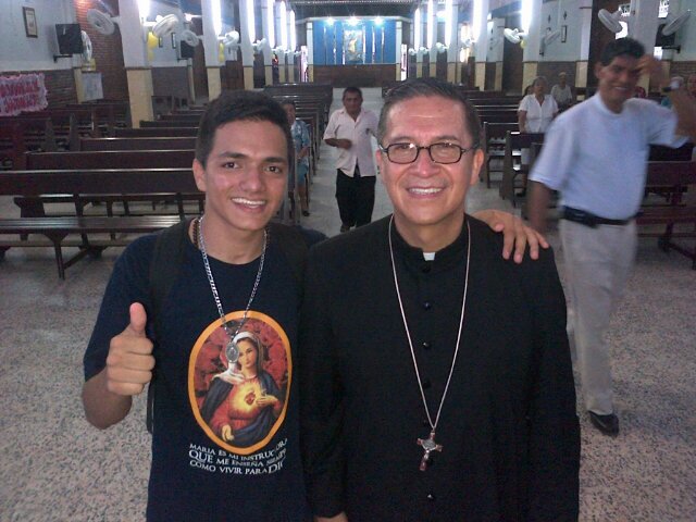 la vida se acaba para el que no se arriesga AMAR,la esperanza cuando no te dejas AMAR, y el AMOR cuando te olvidas de la cruz de jesus.
