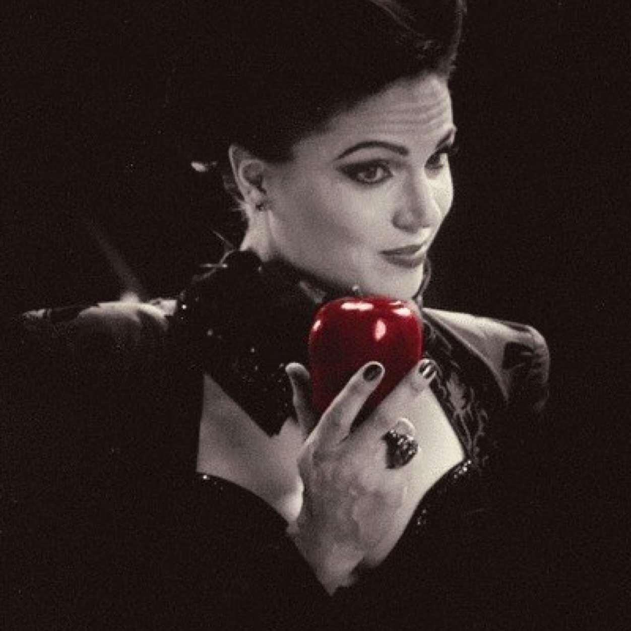 @LanaParrilla ❤❤❤❤