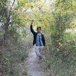 mehmetk64539203's profile picture. Garbın âfâkını sarmışsa çelik zırhlı duvar,
Benim iman dolu göğsüm gibi serhaddim var
Ulusun, korkma! Nasıl böyle bir imanı boğar,
Medeniyet! dediğin tek dişi..