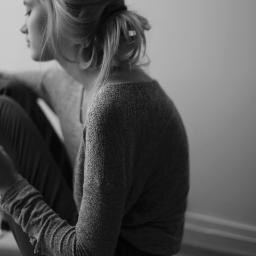 consumiendokc's profile picture. Diagnosticada con ingesta compulsiva, bulimia nerviosa y ataques de ansiedad constantes. Luchando por mi sueño, a veces tan lejos... Vengo a desahogarme.