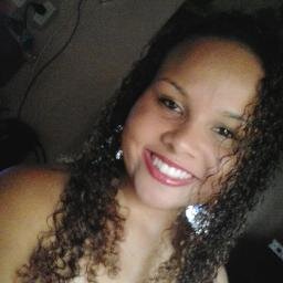 Não é preciso mostrar a beleza aos cegos, nem dizer verdade aos surdos. Basta não mentir para quem te escuta, nem decepcionar os olhos de quem te vê.