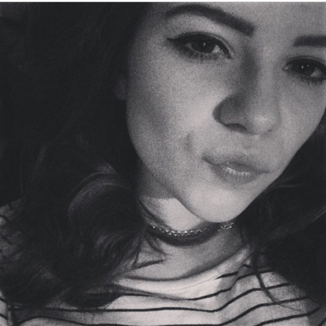 megan_evelyn's profile picture. Don't use this account follow the other one: @evelyn_megan22