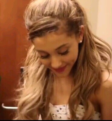 oh a free follow from @ohmyaributera so won't you mind follow her? she follow back just ask