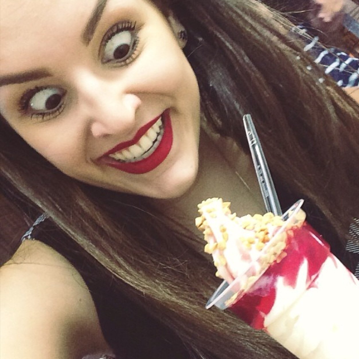 Kélover com orgulho! @kefera minha inspiração e minha alegria :D Kéfera Buchmann atriz e vlogueira do sorriso perfeito! since: 03/07/2012