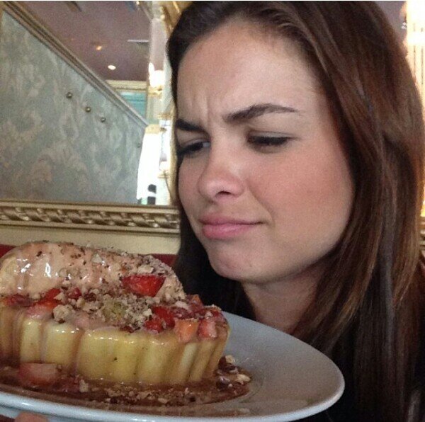 Eu não sei explicar o quanto eu te amo, como o seu sorriso faz o meu, sua alegria faz a minha @Lua_Blanco