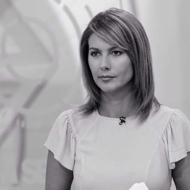 Periodista y presentadora  de Canal Sur Televisión. Amante de la Libertad.