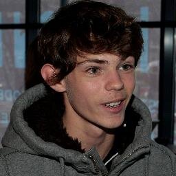 We don't have any kings in Neverland. Just me. Profile dedicated to @RobbieKay_ ! @RobbieKay_ tweeted me on 11/30/13 & 12/7/13! #SavePan
#Neverlander #Oncer