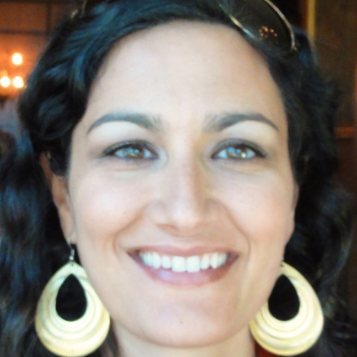 Spanish. Mum of 3 kids. Autistic. Off duty librarian. SOAS graduate. Cake addict. Love books. Oxfam bookshop volunteer.