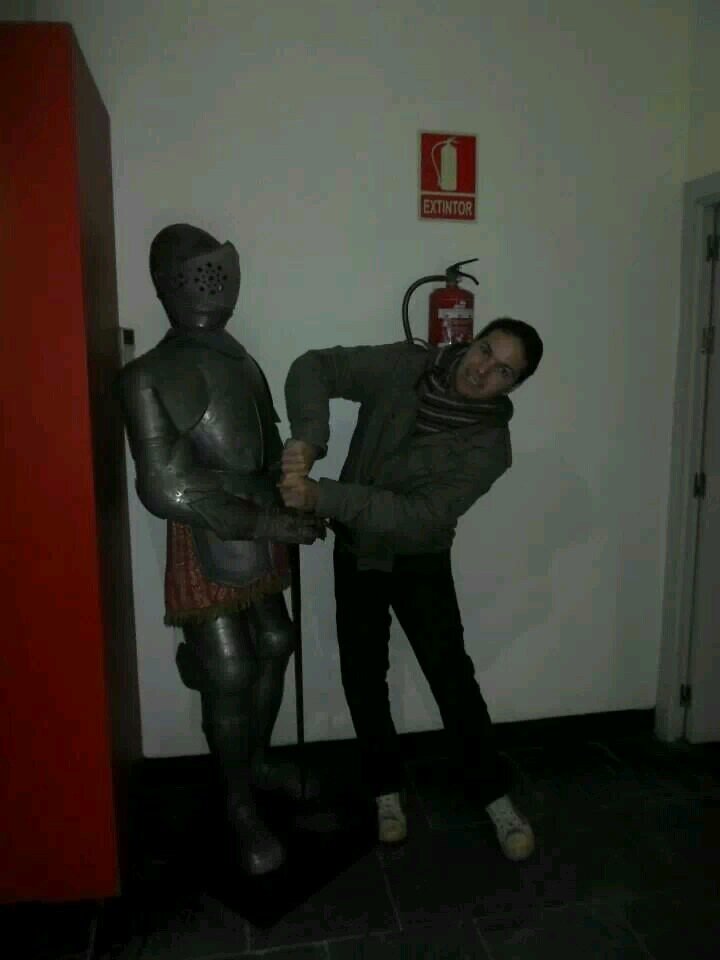 Todo el mundo quiere tener un amigo, poco se molestan de ser uno.