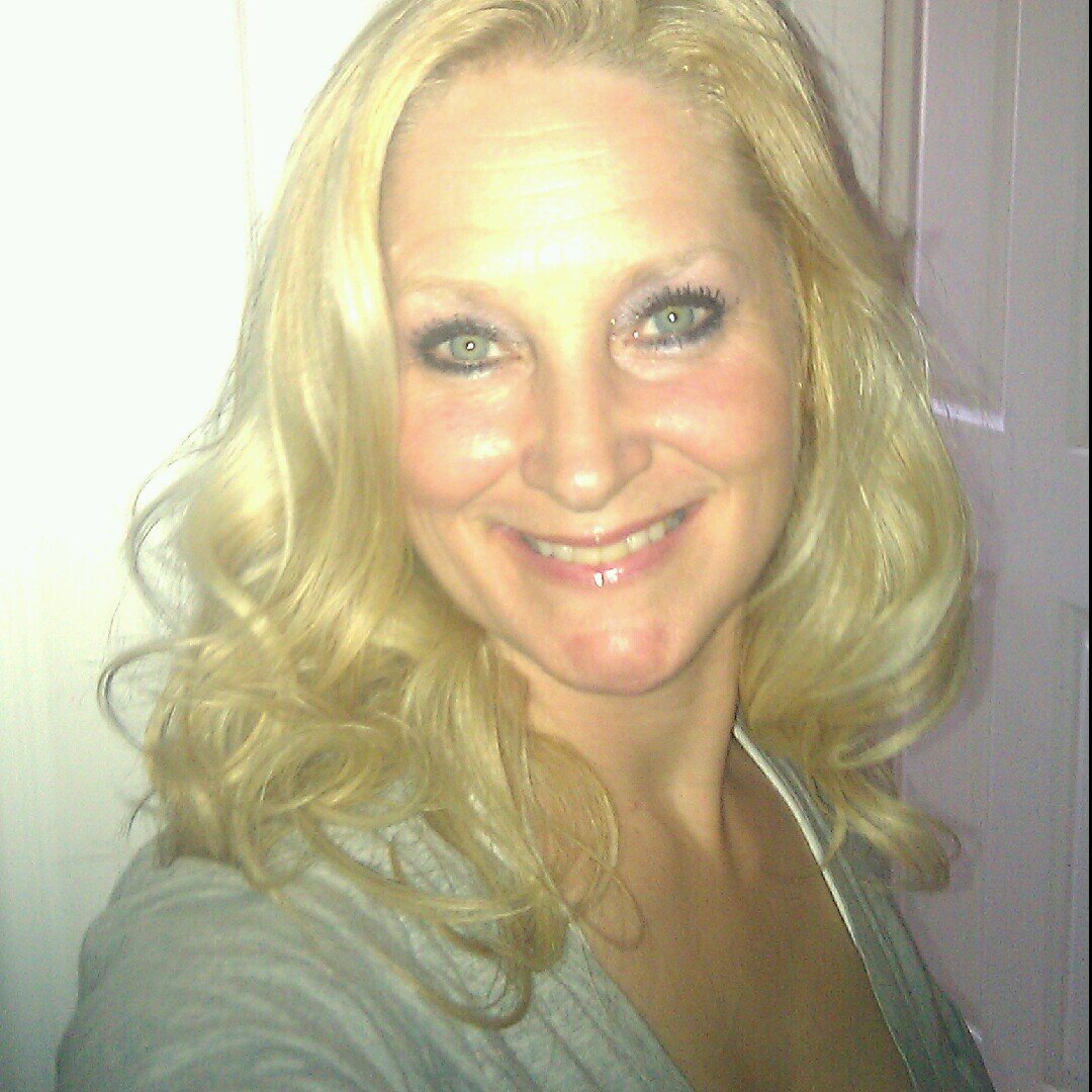 Woman who has 8 Grand Babies 1 more on the way and  4 grown kids. I love racing, fishing, camping, skiing, four wheeling, and anything outdoors.