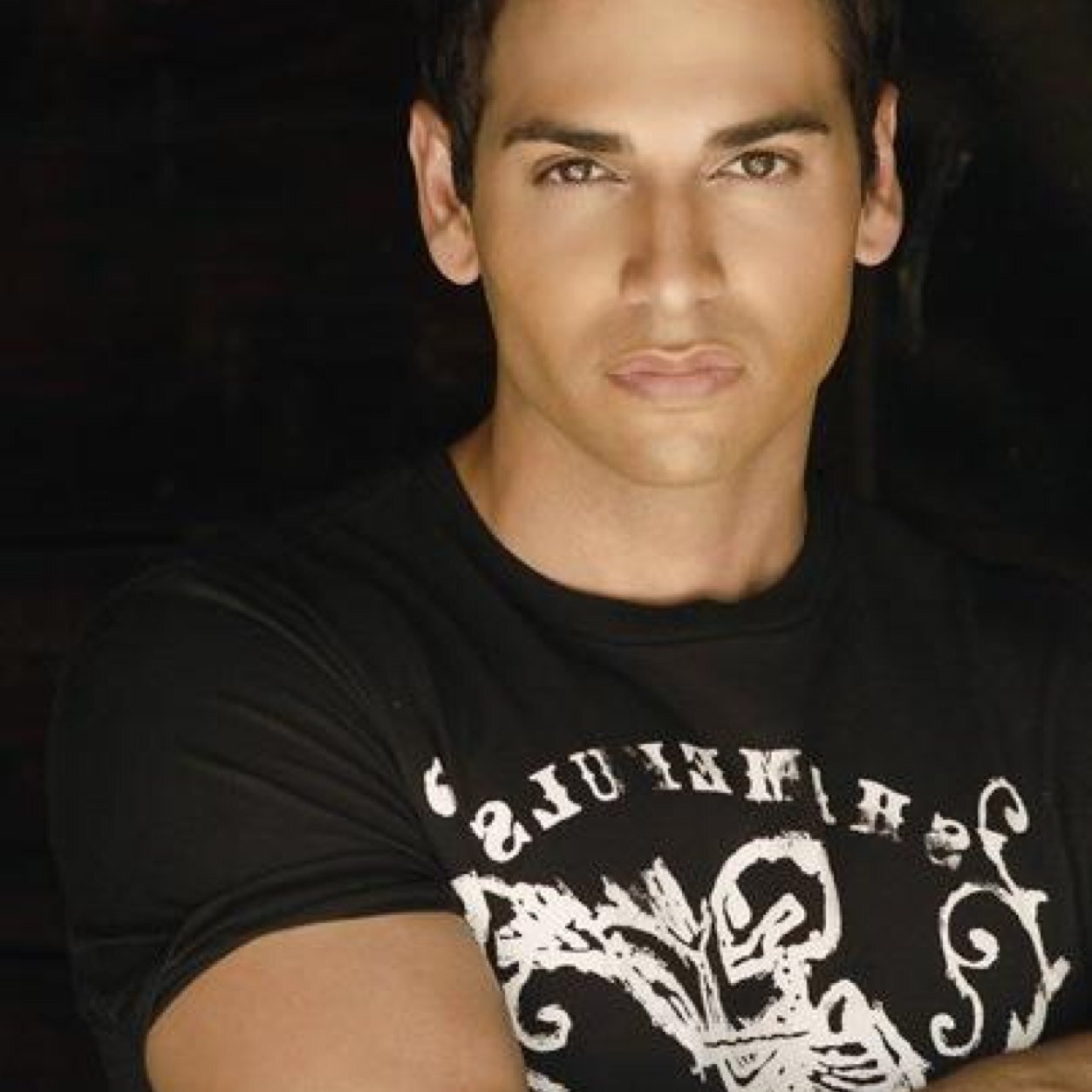 PrinceofAgraba's profile picture. If only she could see that I'm more than a street rat, I would be a prince for her. // @ExoticFlower__