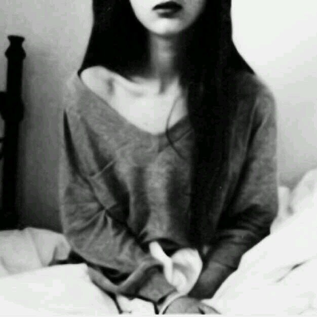 stay strong x janoskianator and a lovatic ...... want to be skinny.....british alone girl with a fat body......starving for perfection....a cutter.....