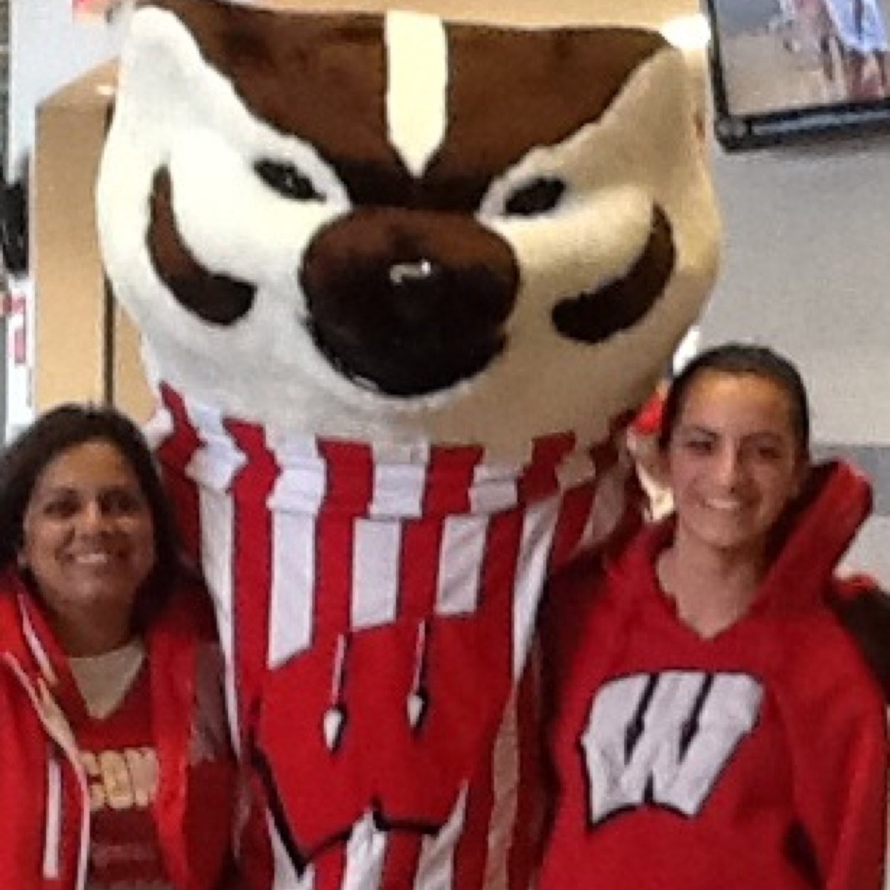 Mother~daughter~cousin~aunt~friend~teacher~Badger fan. Middle School Social Studies/Writer's Workshop/Religion teacher. I love music/movies/teaching/traveling.