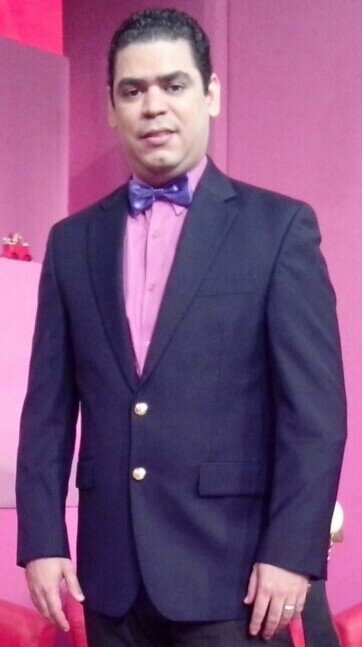 Humorista: interprento personajes como  Guayubin voltea, pica pica, entre otros contacto 829-941-7902