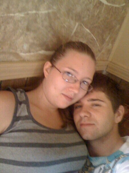 I'm married to my amazing handsome high school sweet heart husband Derick watts we have four kids i love them with all my heart and i am a hogs fan!