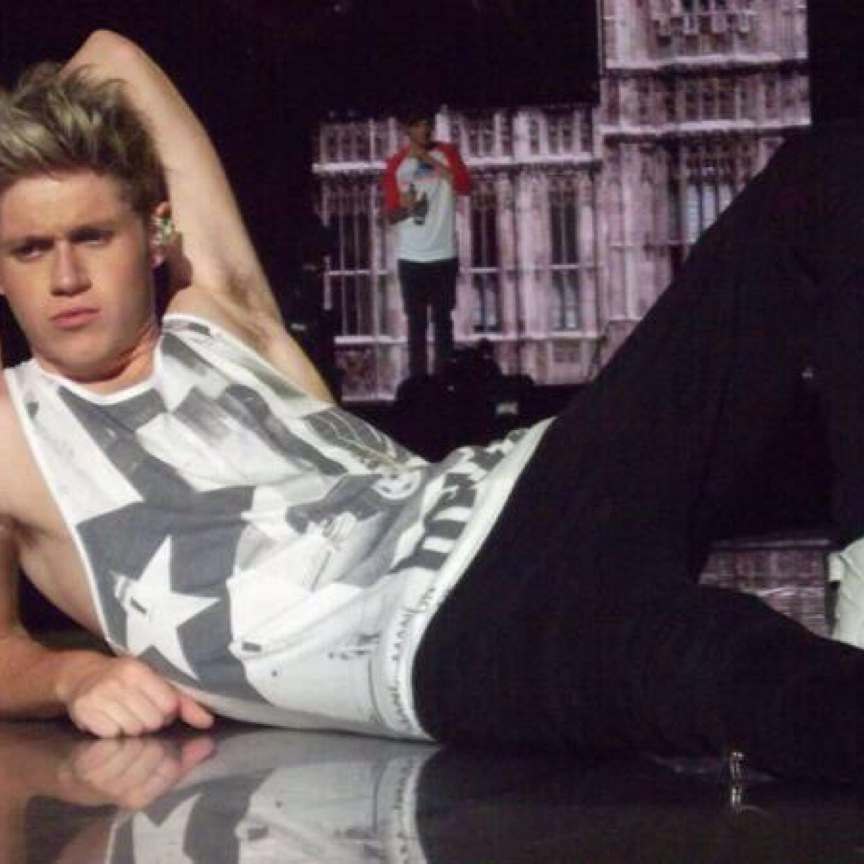 Oh1DMomments's profile picture. If Niall and Harry had a girl it would be me so.. Im in love with Niall Horan and... I fell in love with a blondie looking leprechaun thats hot... He's me bby..