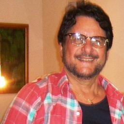 Economista, especialização em Seguros, paulistano,