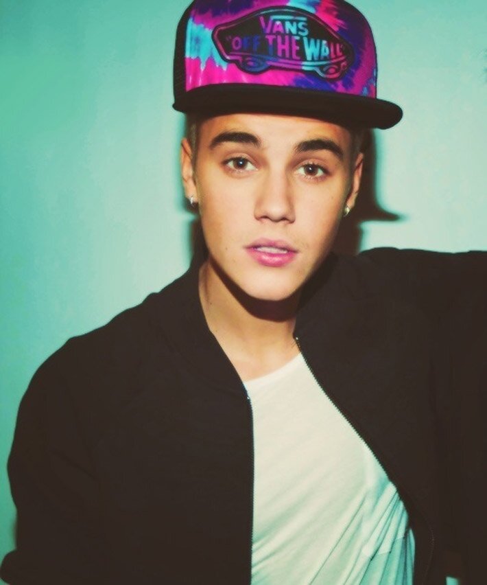 especialista siendo BELIECTIONERMAHOMIE (BELIBER,DIRECTIONER Y MAHOMIE)
