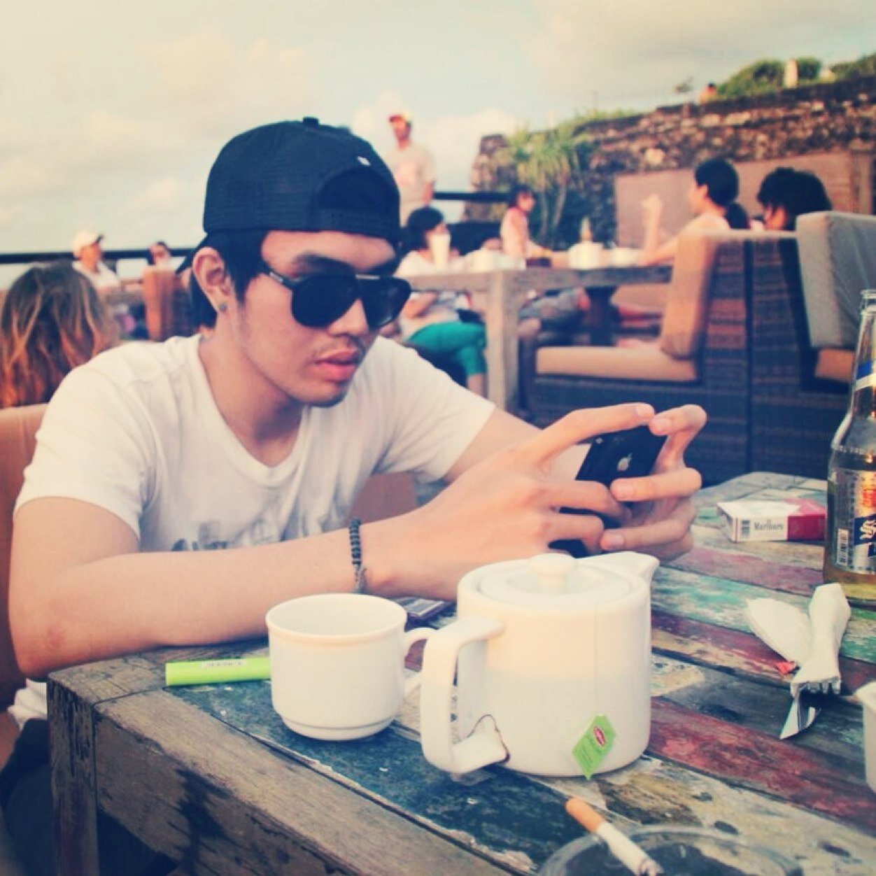 if you want to know me,let's make a friend,,