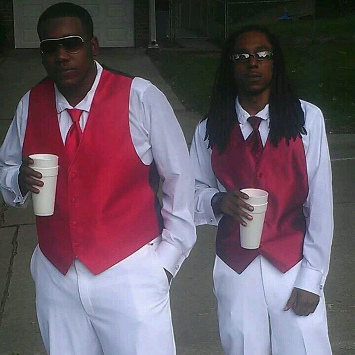 It's me, ya boi Skeezy Deadhead Asz. Follow me for real uncensored excusive action. I don't bite my tongue for none so follow AYOR!!!