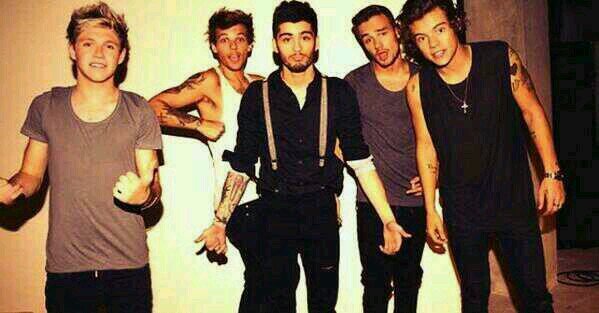 Cuenta dirigida directamente a la gran familia directioner. Encontrarás fotos y muchas cosas sobre los chicos.