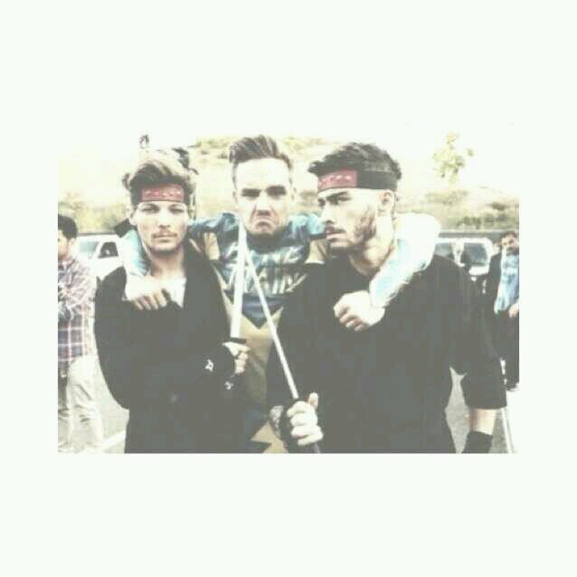 hey bby I just gave u a free follow so it would mean a lot if u could follow @tenderizayn and ask for a follow back if u want ily :) x