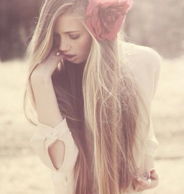BeautyBlogger~ Aangemaakt op 28~12~13~ Ik tweet over kleren,make up, haar en meer beautyDingetjes! Volg voor de leukste tweets in je tl! Druk op di followknop