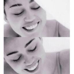 Soy Smiler desde hace 4 años amo a Miley y la voy a seguir en las buenas y en las malas pase lo que pase siempre va a hacer mi idola♥