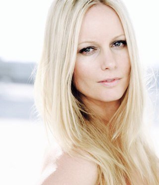 Founder of @FOLKayurveda, co-host of #TheHealingPlanet :: What does it take to feel better? All things considered.