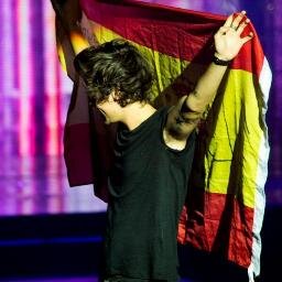 VAAAS SAPENIN' GUYS! Cuenta dedicada a One direction Día y Noche informando! You know guys, what a huuuge band you are? Owners: Rebeca y Laura