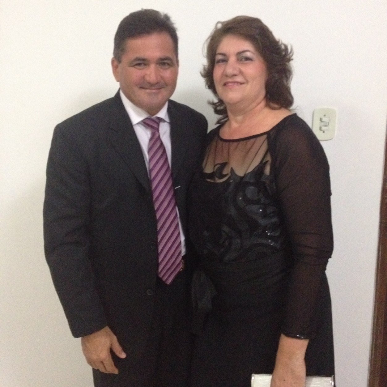 Patoense de coração, empresário, casado com IVANA, pai de dois lindos filhos. Deus e minha família, razão de minha vida.