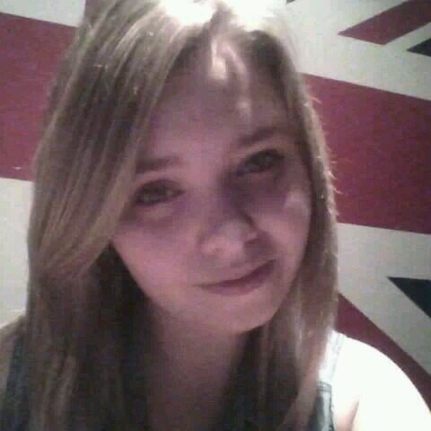 hello everybody follow me if you're a ROSS LYNCH fan and a bandit fan and a DIRECTIONER i follow back xx everybody  :D i promise xx 3
