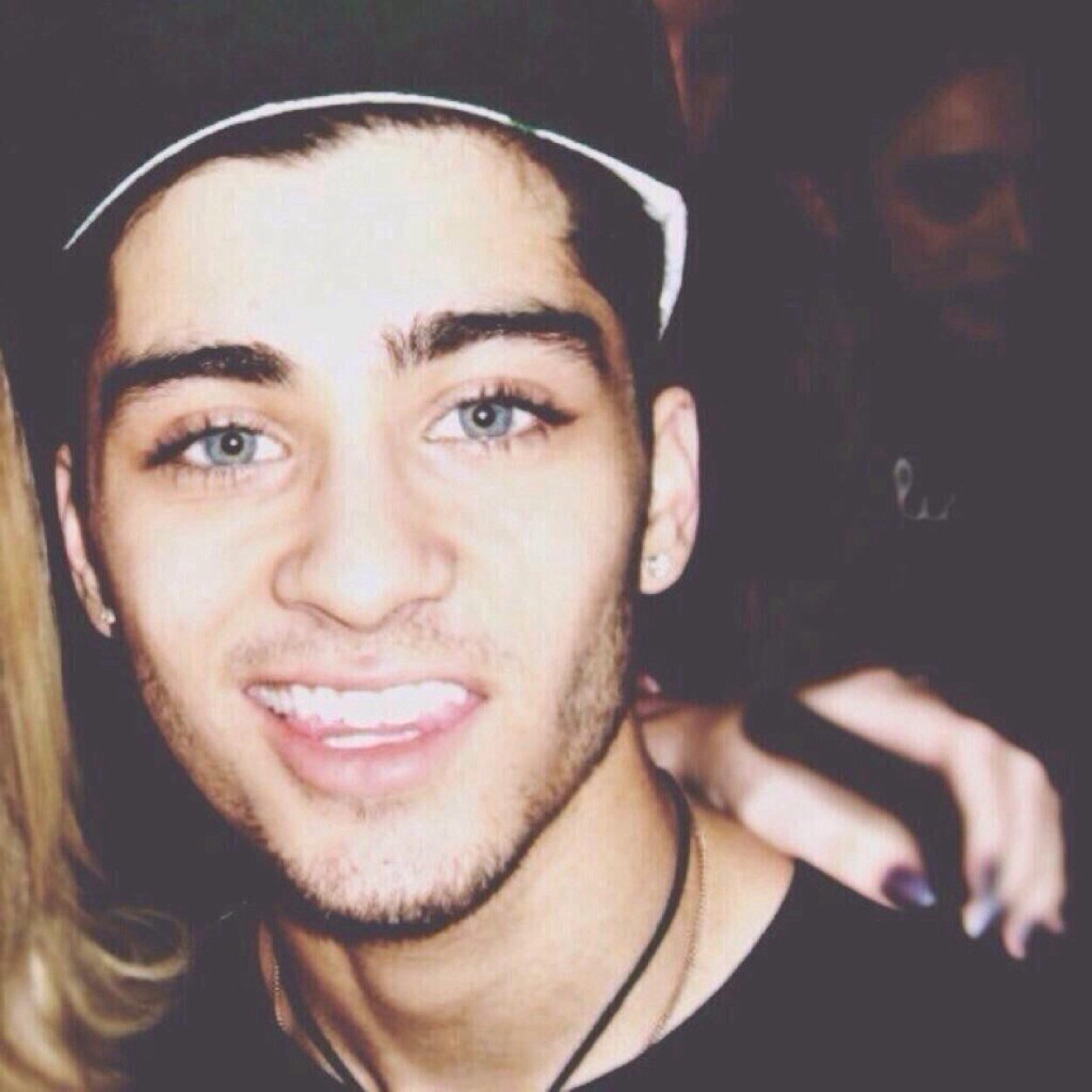 saved102937465's profile picture. follow @harryspinke bc i just gave you a free follow ! I'll follow back fan accounts and if you ask for a follow back :-)